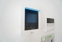 防犯性、セキュリティ対策に安心できるテレビモニター付きインターフォンです。セールスマン対策にもなり安心できます。
