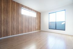 ご夫婦お二人のプライベートシーンを演出する寝室は、大容量のウォークインクローゼット付きです。