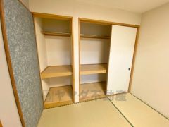 ハンガーパイプ付きの押入あり＾＾