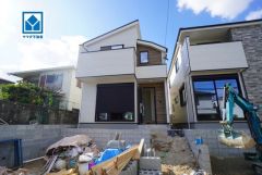 東花畑小学校まで徒歩6分＾＾スーパーやコンビニなども近く周辺環境充実。快適でゆとりのある生活空間で新生活を始めましょう^^