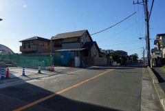 前面道路は東側約9ｍの公道に面しています＾＾