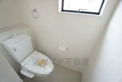トイレは1階と2階それぞれに設けられています。