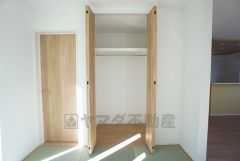 和室には押入付きです。