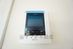 防犯はもちろん、セールスマン対策にもなるモニター付きインターホンです。お子さん1人での留守番時にも活躍しそうです。