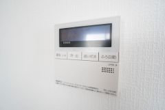 おいだき機能つきなのでお風呂に入る時間が異なるご家庭には嬉しいですね。ボタン一つで快適で便利な生活が＾＾
