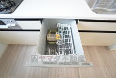 炊事時間を大幅に短縮できる食器洗浄乾燥機付き＾＾食器を洗う手間が減るので家族とのコミュニケーションの時間や自分の時間が増えますね。