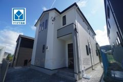 都心へのアクセス良好。スーパーやコンビニなども近く周辺環境充実。快適でゆとりのある生活空間で新生活を始めましょう^^