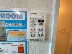 浴室暖房乾燥機には、暖房、乾燥、涼風、換気の4つの機能が付いています。タイマー付きです。換気・雨の日の洗濯も安心です＾＾