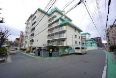 徒歩10分圏内にスーパー、コンビニ、ドラッグストア、小中学校など充実しています＾＾