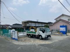2号棟。全洋室ストレージルーム付き。LDKと和室を合わせると21帖以上の大空間。い思いの時間を過ごしたり、家族みんなで食事をしたり、素敵な団らんの場になりますね。