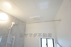 浴室暖房乾燥機付きなので梅雨時期などのお洗濯に便利ですね＾＾