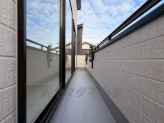 陽当たり、風通し良好なバルコニー＾＾天気のいい日にはお布団もまとめて干せそうですね＾＾