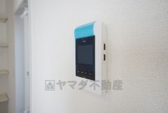 防犯性、セキュリティ対策に安心できるテレビモニター付きインターフォンです。セールスマン対策にもなり安心できます。