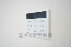 おいだき機能つきなのでお風呂に入る時間が異なるご家庭には嬉しいですね。ボタン一つで快適で便利な生活が＾＾