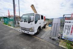 駐車スペースはゆとりある2台分を確保。マイカー用に、お客さま用に、余裕を持ってご利用いただけます。