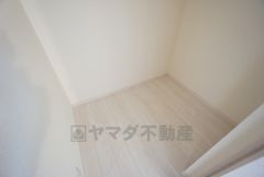 2階に居室から独立した納戸付き＾＾季節物の衣類やアウトドアグッズなどの趣味の道具などスッキリ整頓できそうですね＾＾