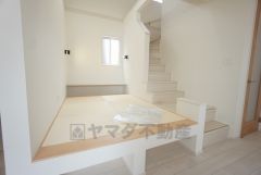 1階LDK内にマルチスキップがあります＾＾小上がりの和室でカウンター付きなので様々な用途で活躍してくれそうです＾＾ 