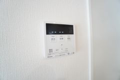 おいだき機能つきなのでお風呂に入る時間が異なるご家庭には嬉しいですね。ボタン一つで快適で便利な生活が＾＾