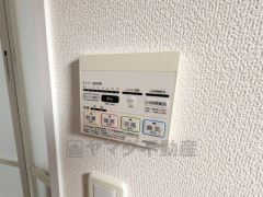 浴室暖房乾燥機には、暖房、乾燥、涼風、換気の4つの機能が付いています。タイマー付きです。換気・雨の日の洗濯も安心です＾＾