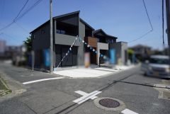 前面道路含む現地写真。
