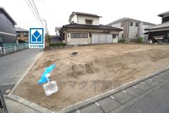 1号棟。 カースペース2台確保＾＾ マイカー用に、お客さま用に、余裕を持ってご利用いただけます。