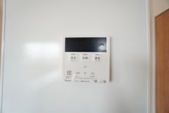 おいだき機能つきなのでお風呂に入る時間が異なるご家庭には嬉しいですね。ボタン一つで快適で便利な生活が＾＾
