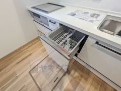 炊事時間を大幅に短縮できる食器洗浄乾燥機付き＾＾食器を洗う手間が減るので家族とのコミュニケーションの時間や自分の時間が増えますね。