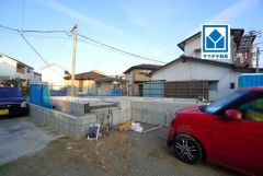 西鉄「井尻」駅(自転車8分/2.1ｋｍ)。歩5分圏にマルキョウ＆セブン＆幼稚園＆保育園あり＾＾