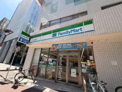 ファミリーマート　博多冷泉通り
