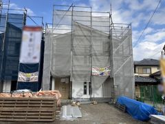 駐車スペースはゆとりある並列3台分を確保。マイカー用に、お客さま用に、余裕を持ってご利用いただけます＾＾ 