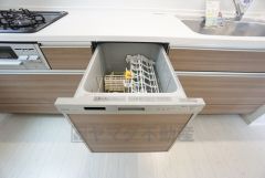 炊事時間を大幅に短縮できる食器洗浄乾燥機付き＾＾食器を洗う手間が減るので家族とのコミュニケーションの時間や自分の時間が増えますね。
