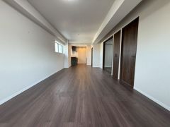 窓から光が差し込む明るいダイニング＾＾