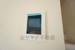 防犯はもちろんセールスマン対策にもなるモニター付きインターホン。