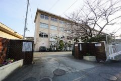 長丘小学校