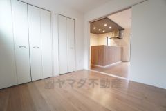 住む人のこだわりを活かす洋室＾＾広めのクローゼットもあり荷物もすっきり片付けられ、ゆとりのある暮らしが出来ます＾＾