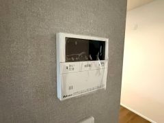 おいだき機能つきなのでお風呂に入る時間が異なるご家庭には嬉しいですね。ボタン一つで快適で便利な生活が＾＾
