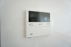 おいだき機能つきなのでお風呂に入る時間が異なるご家庭には嬉しいですね。ボタン一つで快適で便利な生活が＾＾ 