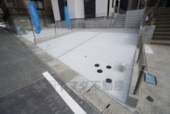駐車スペースはゆとりある2台分を確保。マイカー用に、お客さま用に、余裕を持ってご利用いただけます。