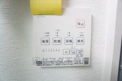 浴室暖房乾燥機には、暖房、乾燥、涼風、換気の4つの機能が付いています。タイマー付きです。換気・雨の日の洗濯も安心です＾＾