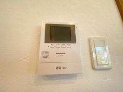防犯性、セキュリティ対策に安心できるテレビモニター付きインターフォンです。