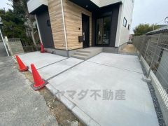 カースペースは2台分（軽含む）。