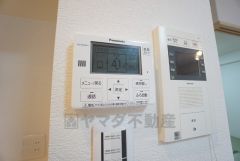おいだき機能つきなのでお風呂に入る時間が異なるご家庭には嬉しいですね。ボタン一つで快適で便利な生活が＾＾