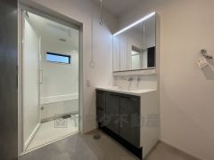 ランドリースペースと脱衣スペースです。