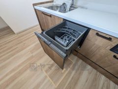 炊事時間を大幅に短縮できる食器洗浄乾燥機付き＾＾食器を洗う手間が減るので家族とのコミュニケーションの時間や自分の時間が増えますね。