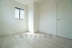 白を基調とした開放感あふれるルームデザインです＾＾