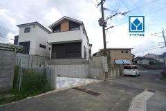 前面道路含む現地写真。