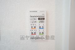 浴室暖房乾燥機には、暖房、乾燥、涼風、換気の4つの機能が付いています。タイマー付きです。換気・雨の日の洗濯も安心です＾＾