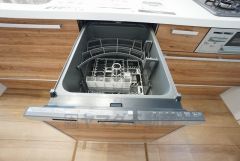 家事の時短につながる食洗機付き。