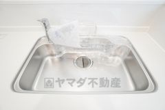 大きなお鍋も楽々洗える幅の広いシンクです＾＾