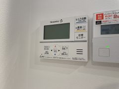 おいだき機能つきなのでお風呂に入る時間が異なるご家庭には嬉しいですね。ボタン一つで快適で便利な生活が＾＾